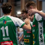 Matchtrikot Spieler mit Mütze